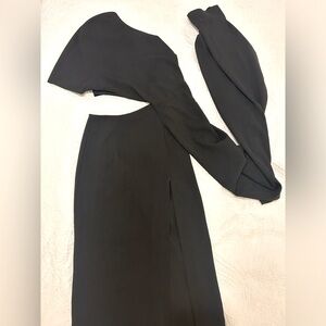 Solace London Black One-Shoulder Maxi Dress